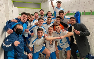 Celebració al vestidor del Natació Sabadell dissabte al Pavelló Nord | Adrián Arroyo